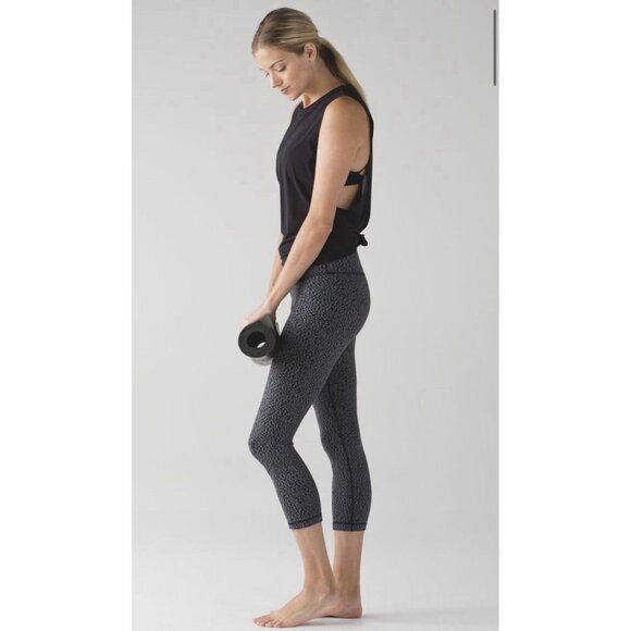 Lululemon Wunder Under Crop III Pant In Digi Pixie Black Pitch Grey Size 4 Gym - Picture 1 of 12